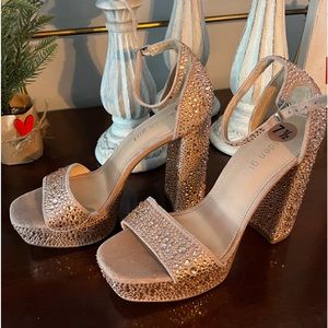 NWOT Madden Girl platform sparkle heels